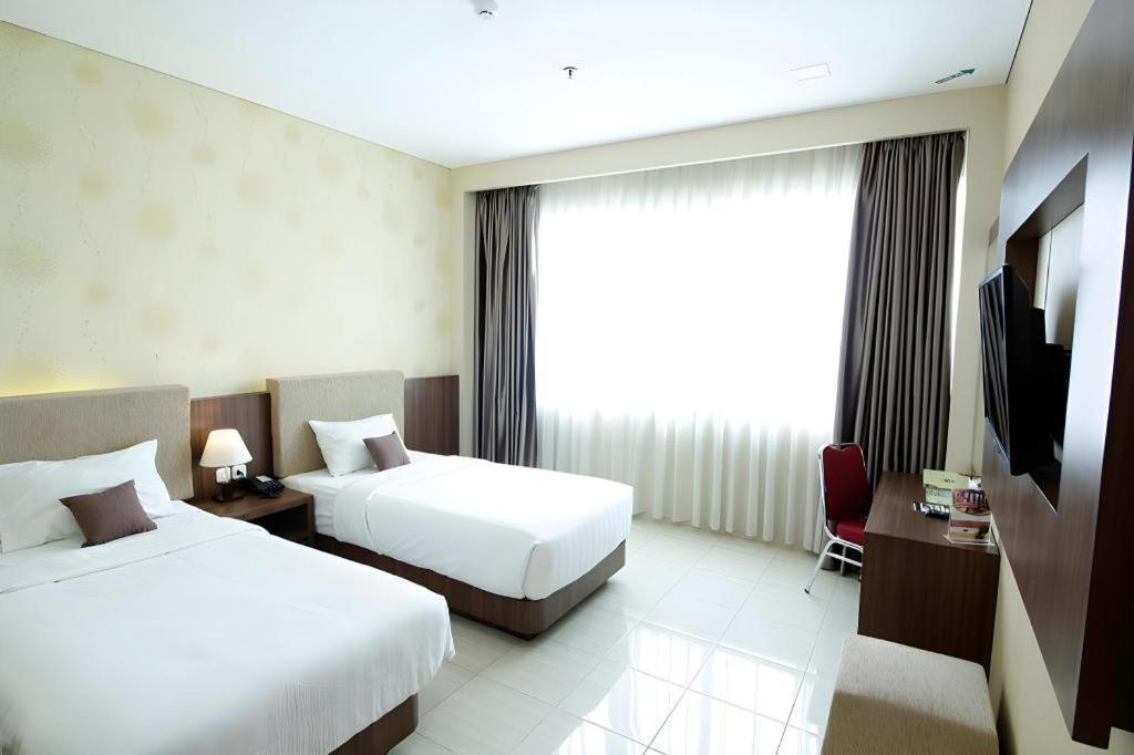 Asoka Luxury Hotel Bandar Lampung Exterior foto