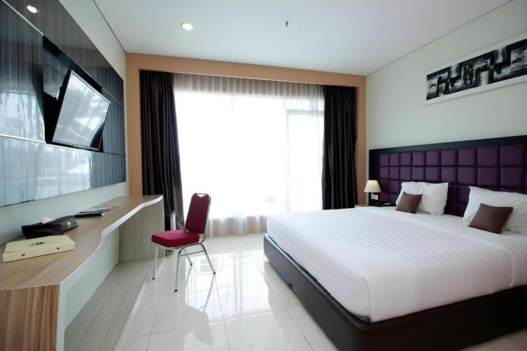 Asoka Luxury Hotel Bandar Lampung Exterior foto