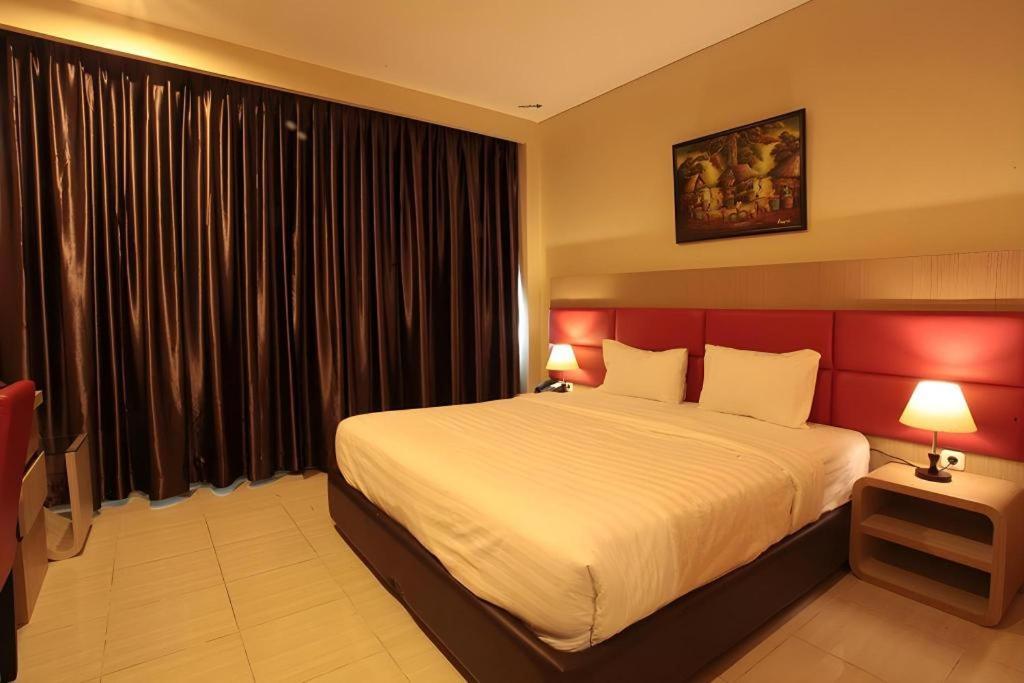 Asoka Luxury Hotel Bandar Lampung Exterior foto