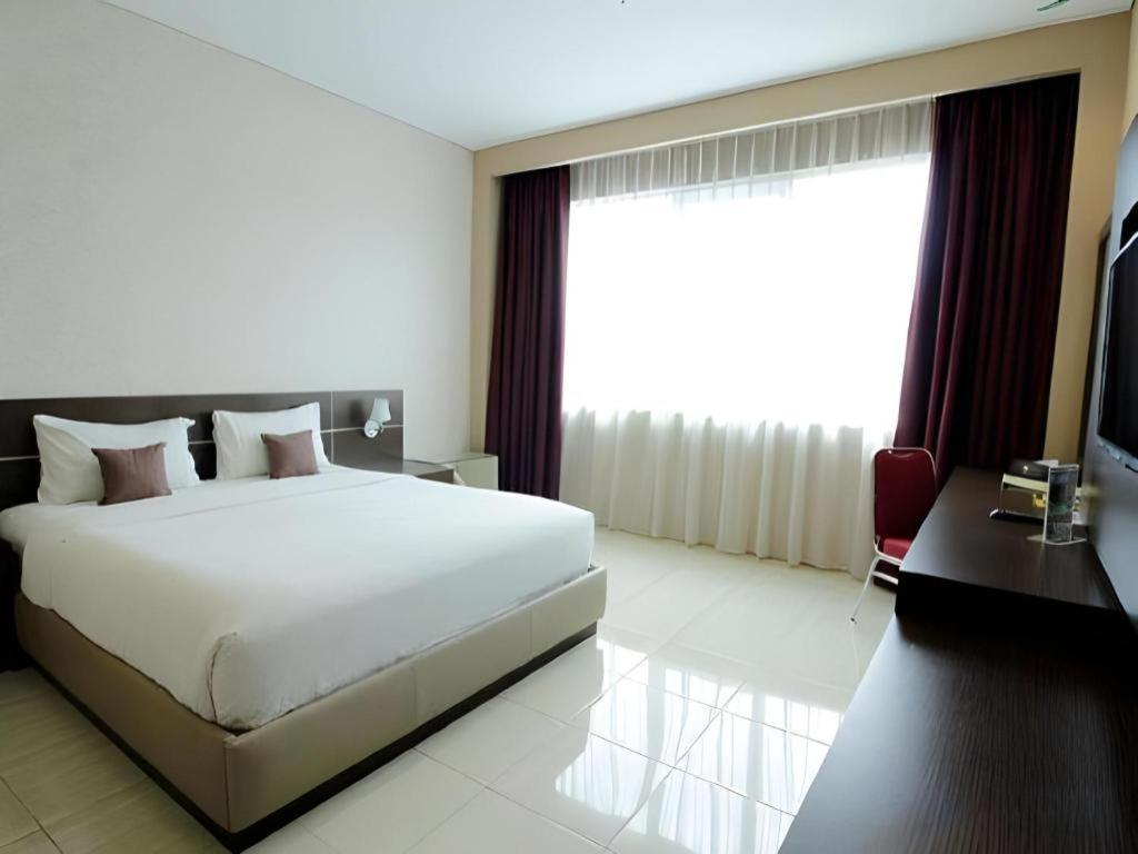 Asoka Luxury Hotel Bandar Lampung Exterior foto