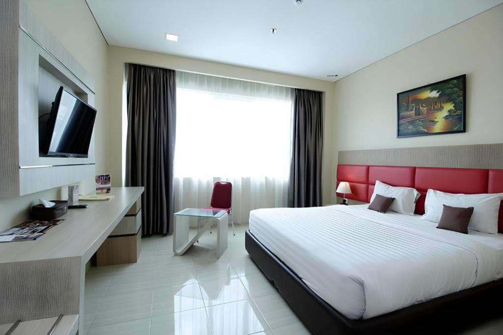 Asoka Luxury Hotel Bandar Lampung Exterior foto