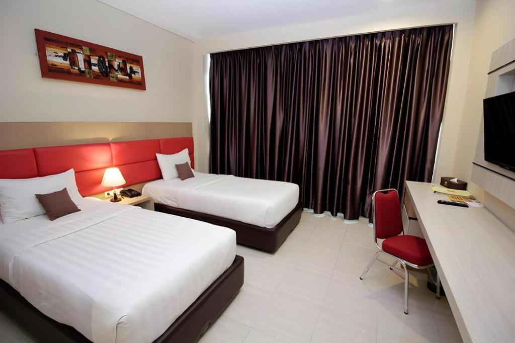 Asoka Luxury Hotel Bandar Lampung Exterior foto